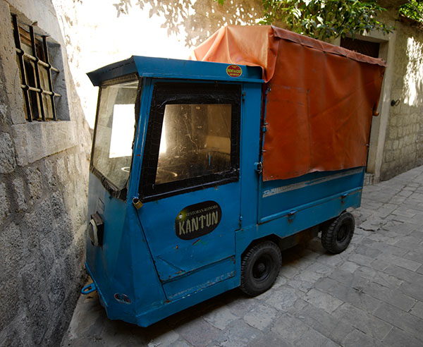 Radiating small van, Kotor - 2009