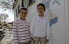 2 boys